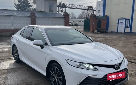 Toyota Camry, 2021 год, 3 700 000 рублей, 2 фотография