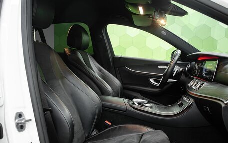 Mercedes-Benz E-Класс, 2019 год, 3 449 000 рублей, 11 фотография