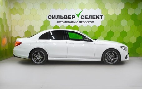 Mercedes-Benz E-Класс, 2019 год, 3 449 000 рублей, 8 фотография
