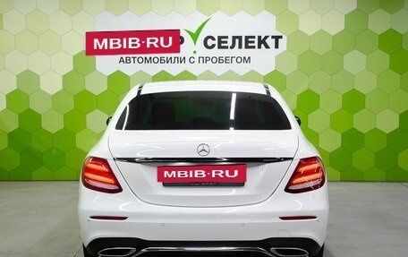 Mercedes-Benz E-Класс, 2019 год, 3 449 000 рублей, 4 фотография