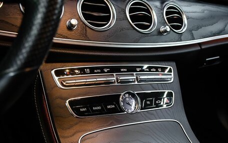 Mercedes-Benz E-Класс, 2019 год, 3 449 000 рублей, 20 фотография