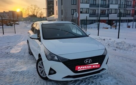 Hyundai Solaris II рестайлинг, 2020 год, 1 300 000 рублей, 3 фотография