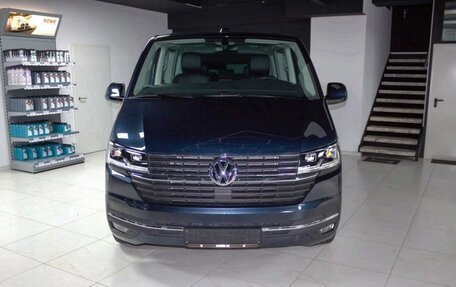 Volkswagen Multivan T6 рестайлинг, 2023 год, 5 670 000 рублей, 2 фотография