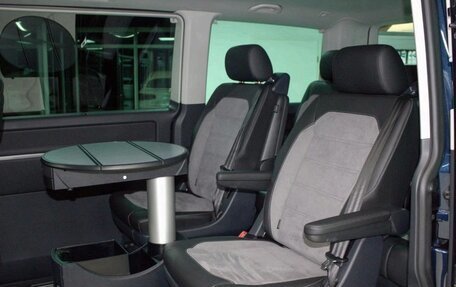 Volkswagen Multivan T6 рестайлинг, 2023 год, 5 670 000 рублей, 28 фотография