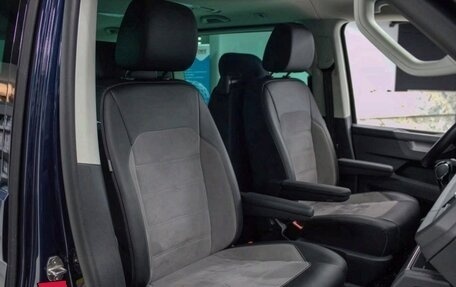 Volkswagen Multivan T6 рестайлинг, 2023 год, 5 670 000 рублей, 27 фотография