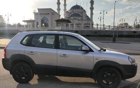 Hyundai Tucson III, 2004 год, 670 000 рублей, 4 фотография