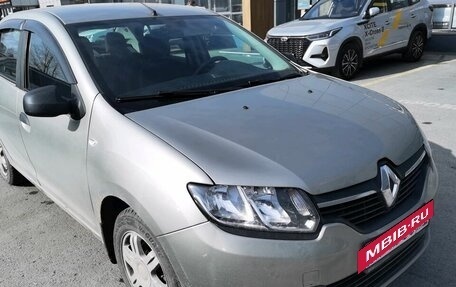 Renault Logan II, 2015 год, 605 000 рублей, 2 фотография