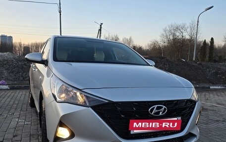 Hyundai Solaris II рестайлинг, 2021 год, 1 500 000 рублей, 3 фотография