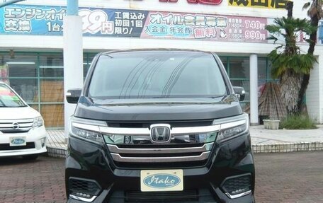 Honda Stepwgn IV, 2019 год, 1 650 000 рублей, 2 фотография