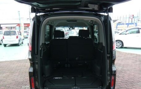 Honda Stepwgn IV, 2019 год, 1 650 000 рублей, 20 фотография