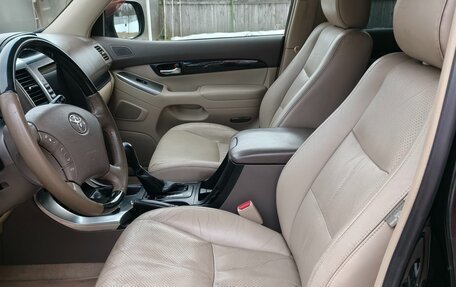 Toyota Land Cruiser Prado 120 рестайлинг, 2008 год, 2 870 000 рублей, 11 фотография