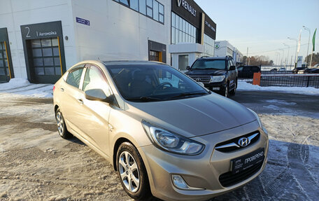 Hyundai Solaris II рестайлинг, 2012 год, 490 000 рублей, 3 фотография