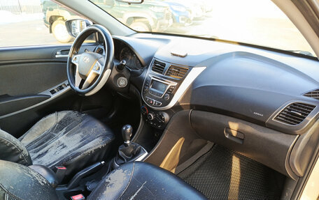 Hyundai Solaris II рестайлинг, 2012 год, 490 000 рублей, 13 фотография