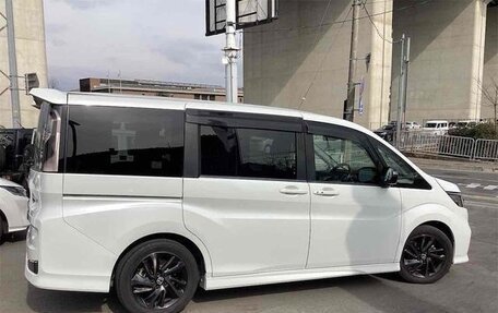 Honda Stepwgn IV, 2019 год, 1 600 000 рублей, 5 фотография