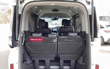 Honda Stepwgn IV, 2019 год, 1 600 000 рублей, 8 фотография