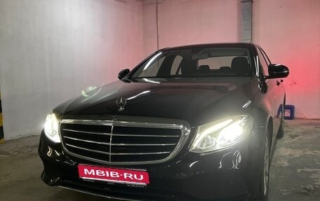 Mercedes-Benz E-Класс, 2017 год, 2 400 000 рублей, 1 фотография