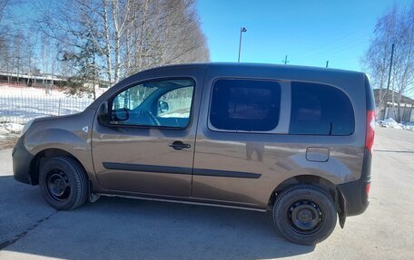 Renault Kangoo II рестайлинг, 2013 год, 850 000 рублей, 10 фотография