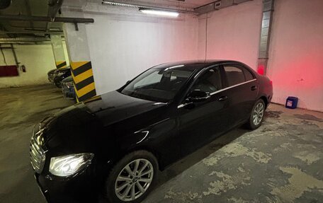 Mercedes-Benz E-Класс, 2017 год, 2 400 000 рублей, 2 фотография