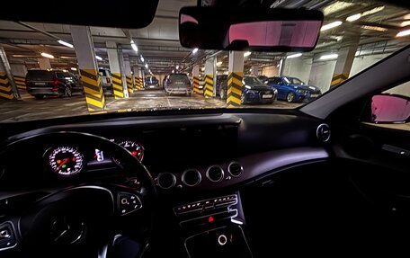 Mercedes-Benz E-Класс, 2017 год, 2 400 000 рублей, 11 фотография