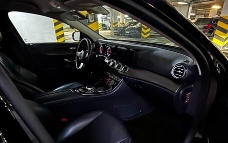 Mercedes-Benz E-Класс, 2017 год, 2 400 000 рублей, 7 фотография