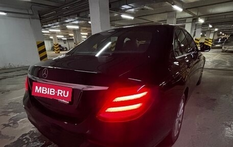 Mercedes-Benz E-Класс, 2017 год, 2 400 000 рублей, 5 фотография