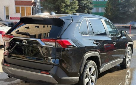 Toyota RAV4, 2020 год, 2 900 000 рублей, 4 фотография