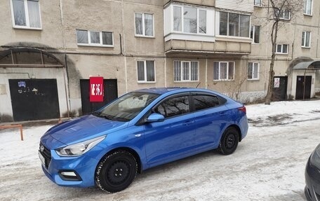 Hyundai Solaris II рестайлинг, 2018 год, 1 400 000 рублей, 2 фотография