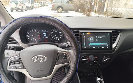 Hyundai Solaris II рестайлинг, 2018 год, 1 400 000 рублей, 14 фотография