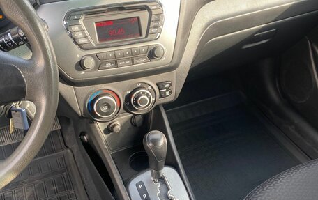 KIA Rio III рестайлинг, 2013 год, 900 000 рублей, 23 фотография