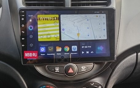 Hyundai Solaris II рестайлинг, 2016 год, 900 000 рублей, 4 фотография