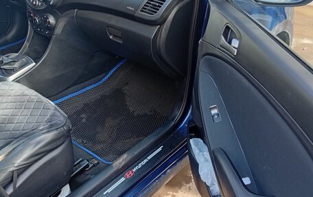 Hyundai Solaris II рестайлинг, 2016 год, 900 000 рублей, 21 фотография