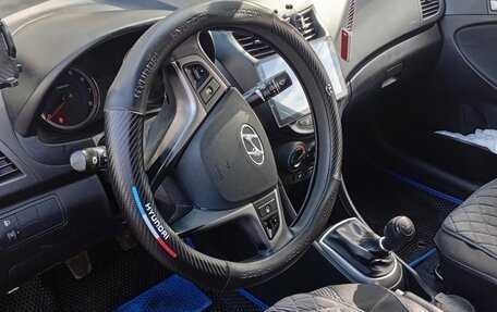 Hyundai Solaris II рестайлинг, 2016 год, 900 000 рублей, 15 фотография