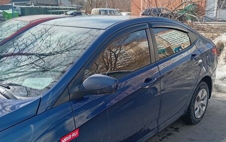 Hyundai Solaris II рестайлинг, 2016 год, 900 000 рублей, 10 фотография