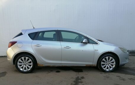 Opel Astra J, 2011 год, 720 000 рублей, 4 фотография