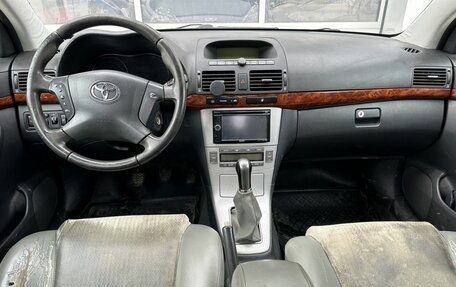 Toyota Avensis III рестайлинг, 2004 год, 590 000 рублей, 10 фотография