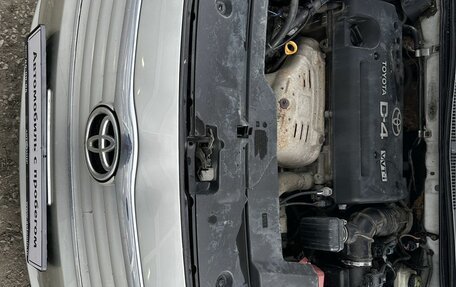 Toyota Avensis III рестайлинг, 2004 год, 590 000 рублей, 13 фотография