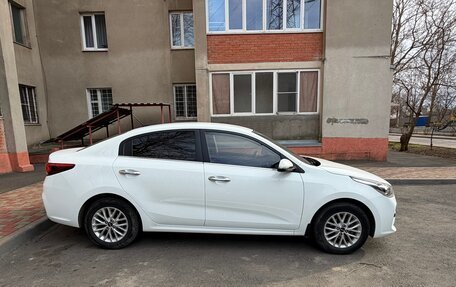 KIA Rio IV, 2019 год, 1 650 000 рублей, 4 фотография