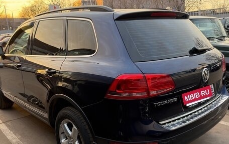 Volkswagen Touareg III, 2011 год, 2 500 000 рублей, 2 фотография