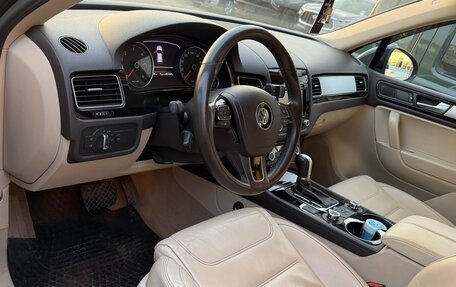 Volkswagen Touareg III, 2011 год, 2 500 000 рублей, 4 фотография