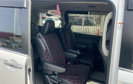 Toyota Esquire I, 2015 год, 1 849 000 рублей, 14 фотография