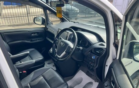 Toyota Esquire I, 2015 год, 1 849 000 рублей, 15 фотография