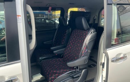 Toyota Esquire I, 2015 год, 1 849 000 рублей, 11 фотография