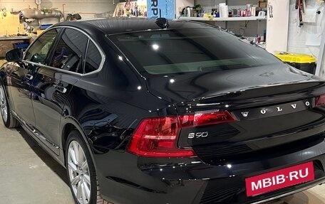 Volvo S90 II рестайлинг, 2018 год, 2 850 000 рублей, 3 фотография