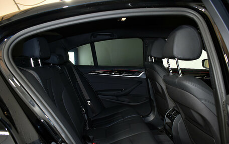 BMW 5 серия, 2019 год, 3 100 000 рублей, 14 фотография