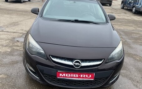 Opel Astra J, 2013 год, 630 000 рублей, 1 фотография