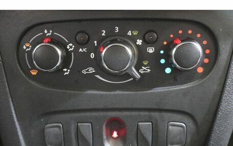 Renault Logan II, 2021 год, 1 285 000 рублей, 11 фотография