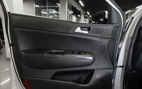 KIA Sportage IV рестайлинг, 2018 год, 2 220 000 рублей, 21 фотография