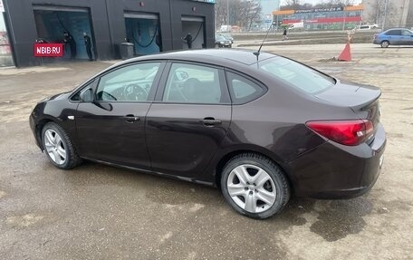 Opel Astra J, 2013 год, 630 000 рублей, 4 фотография