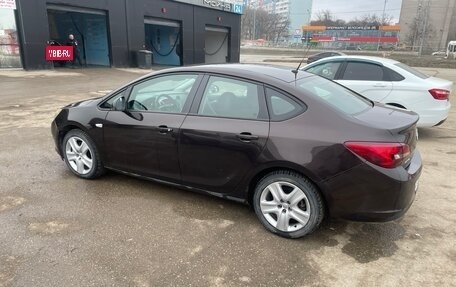 Opel Astra J, 2013 год, 630 000 рублей, 11 фотография