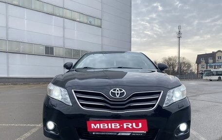 Toyota Camry, 2010 год, 1 150 000 рублей, 2 фотография